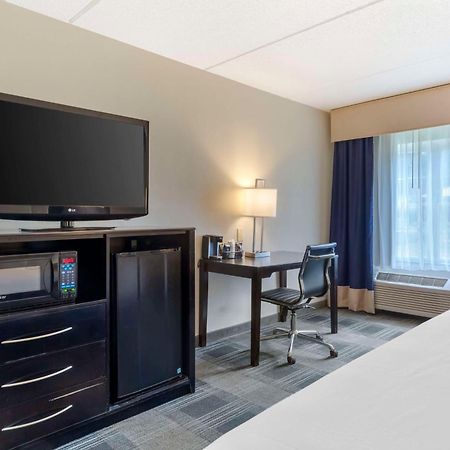 Best Western Hartford Hotel And Suites Bagian luar foto