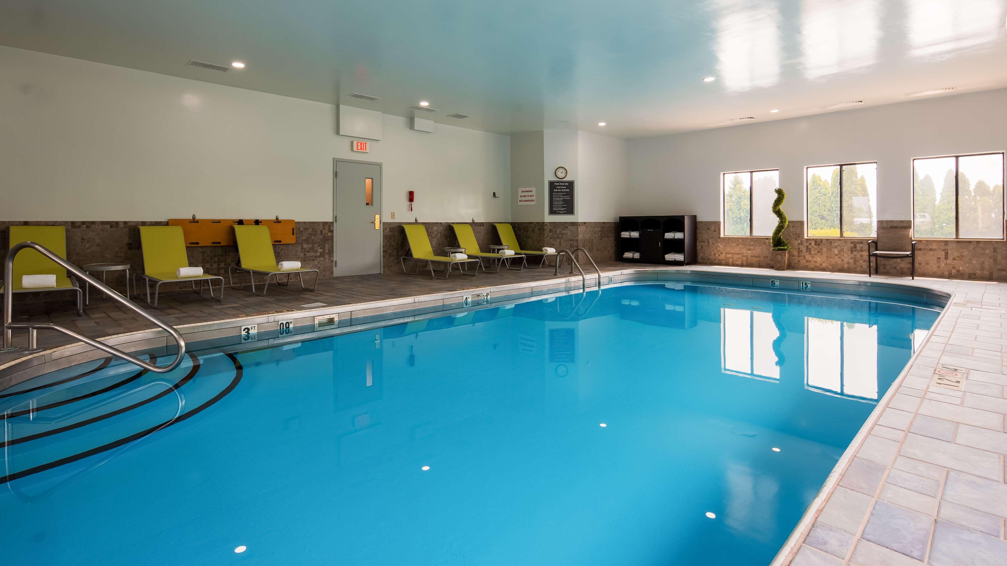 Best Western Hartford Hotel And Suites Bagian luar foto