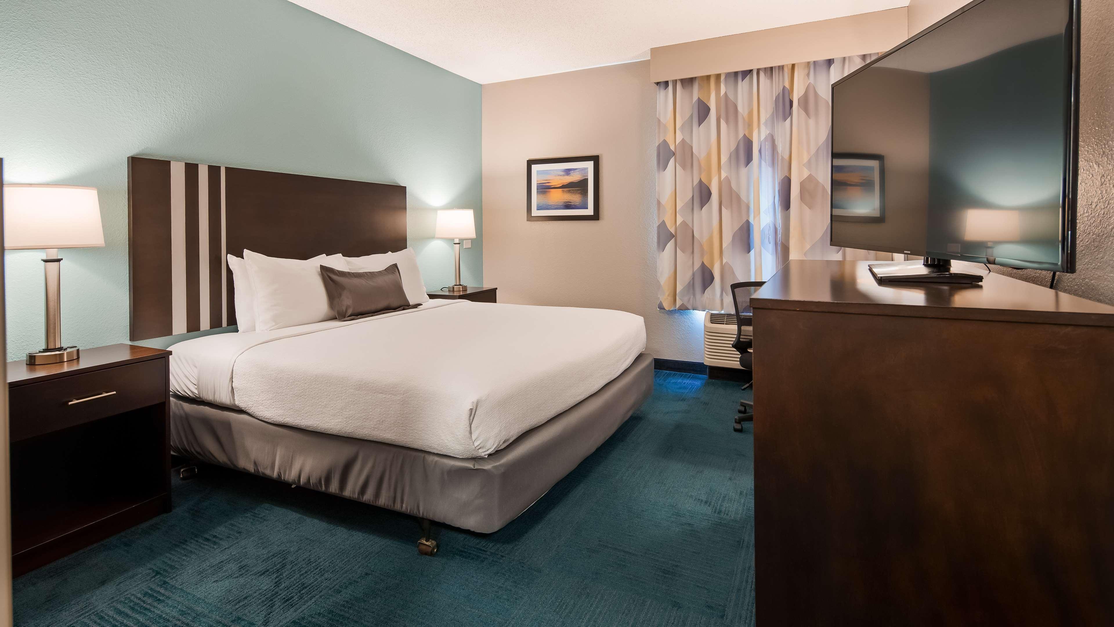 Best Western Hartford Hotel And Suites Bagian luar foto