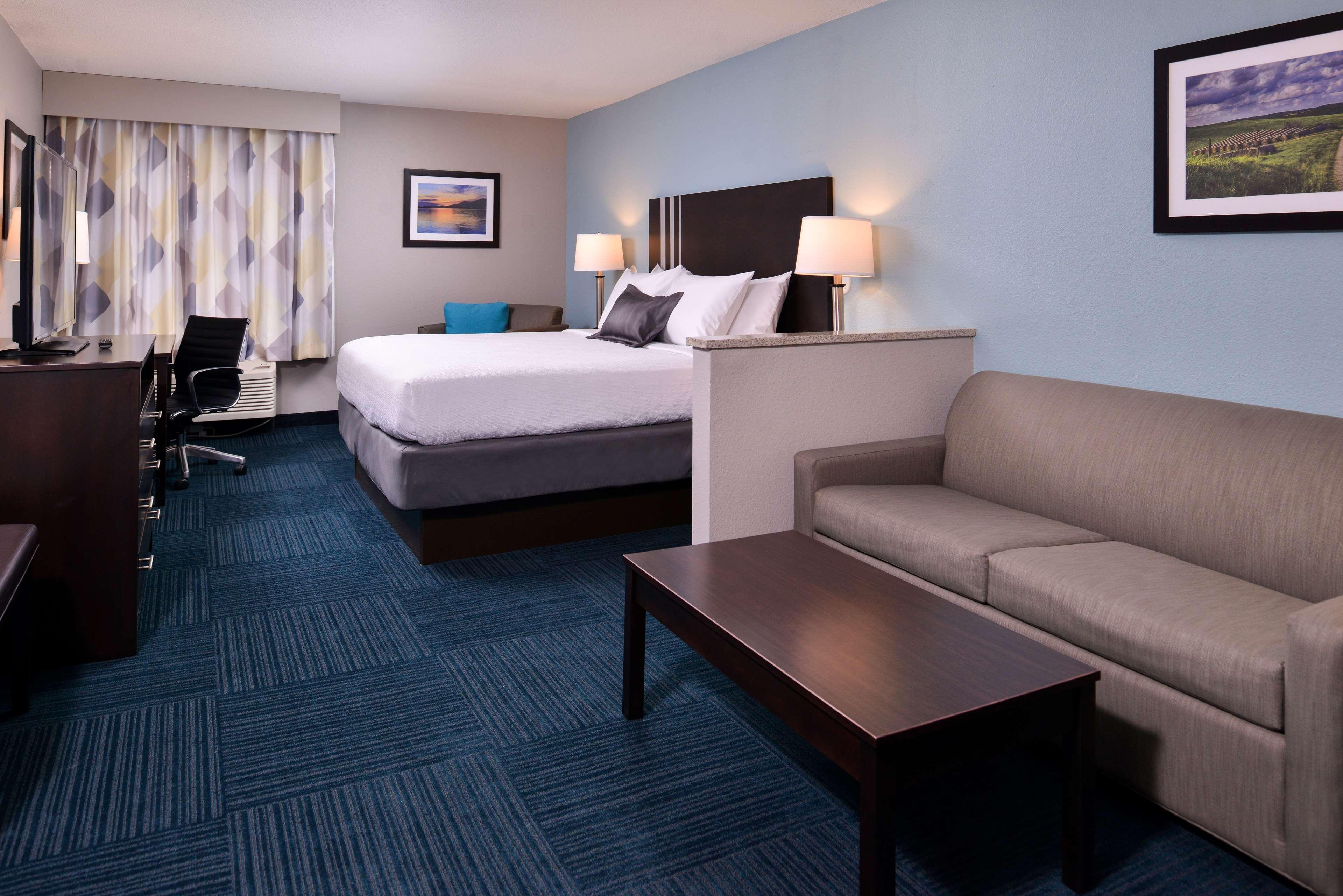 Best Western Hartford Hotel And Suites Bagian luar foto