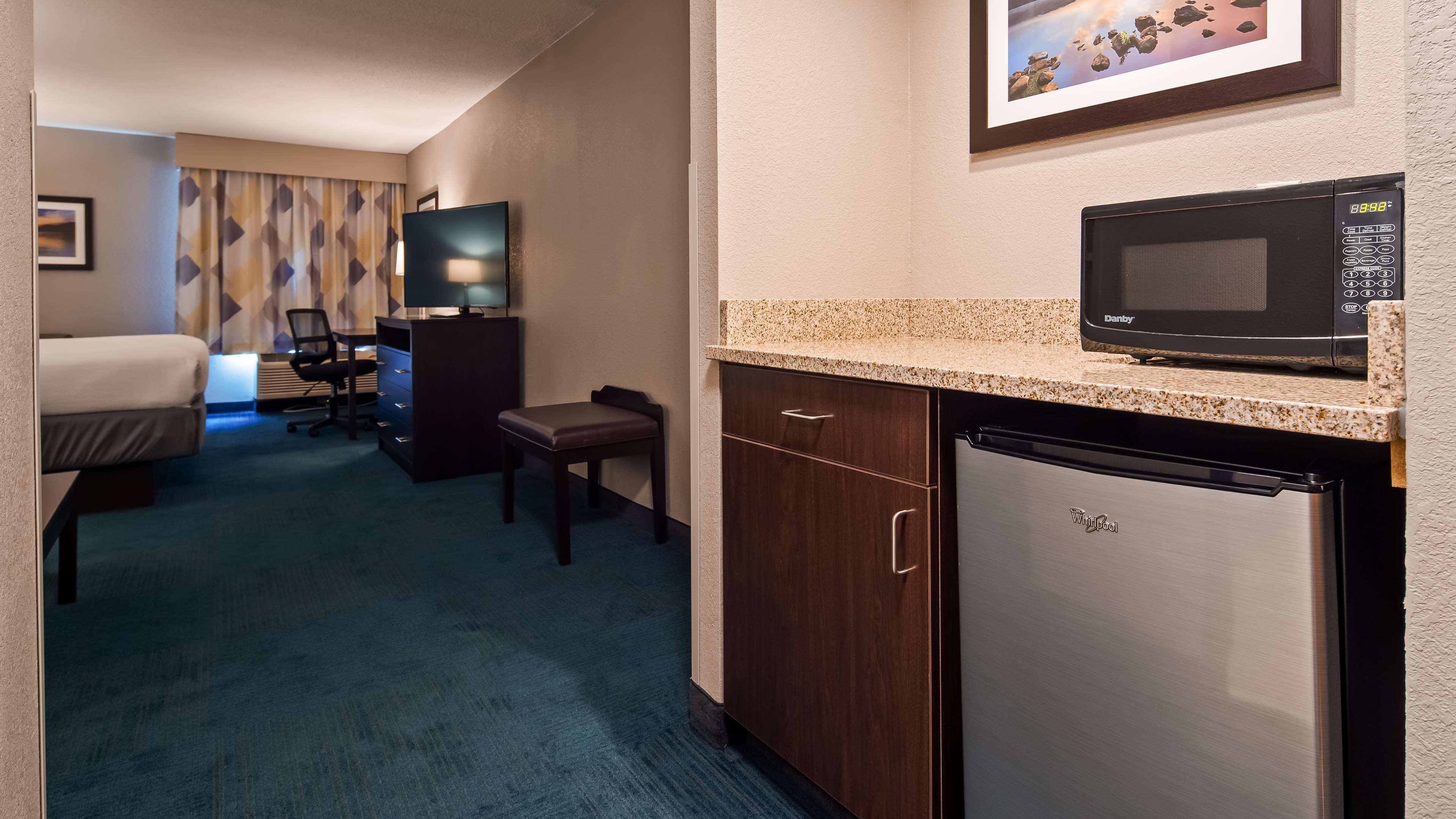 Best Western Hartford Hotel And Suites Bagian luar foto
