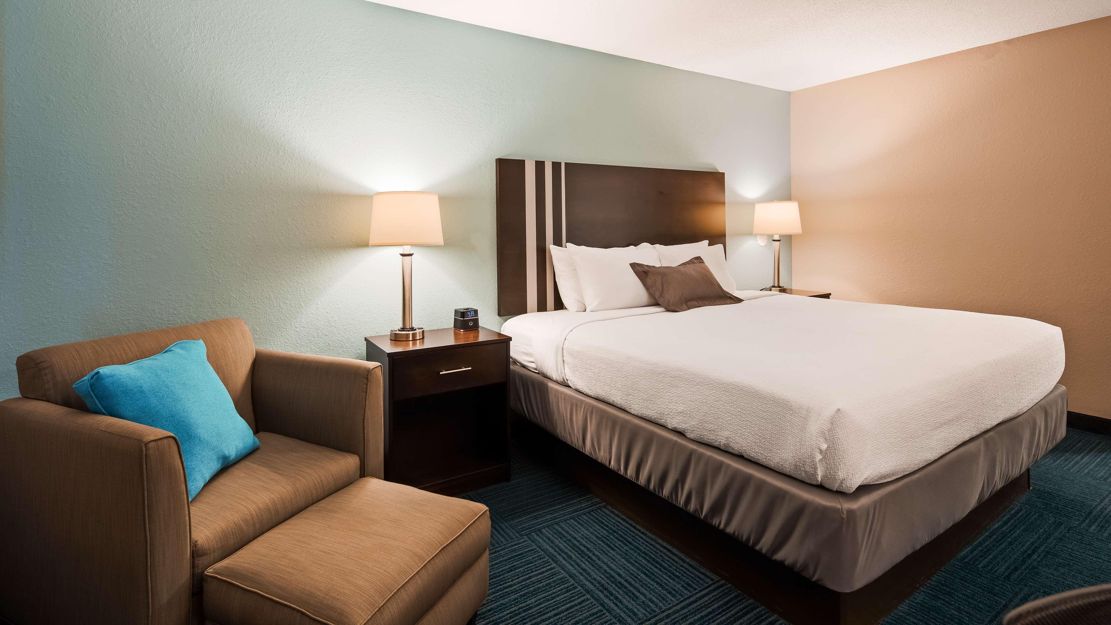 Best Western Hartford Hotel And Suites Bagian luar foto