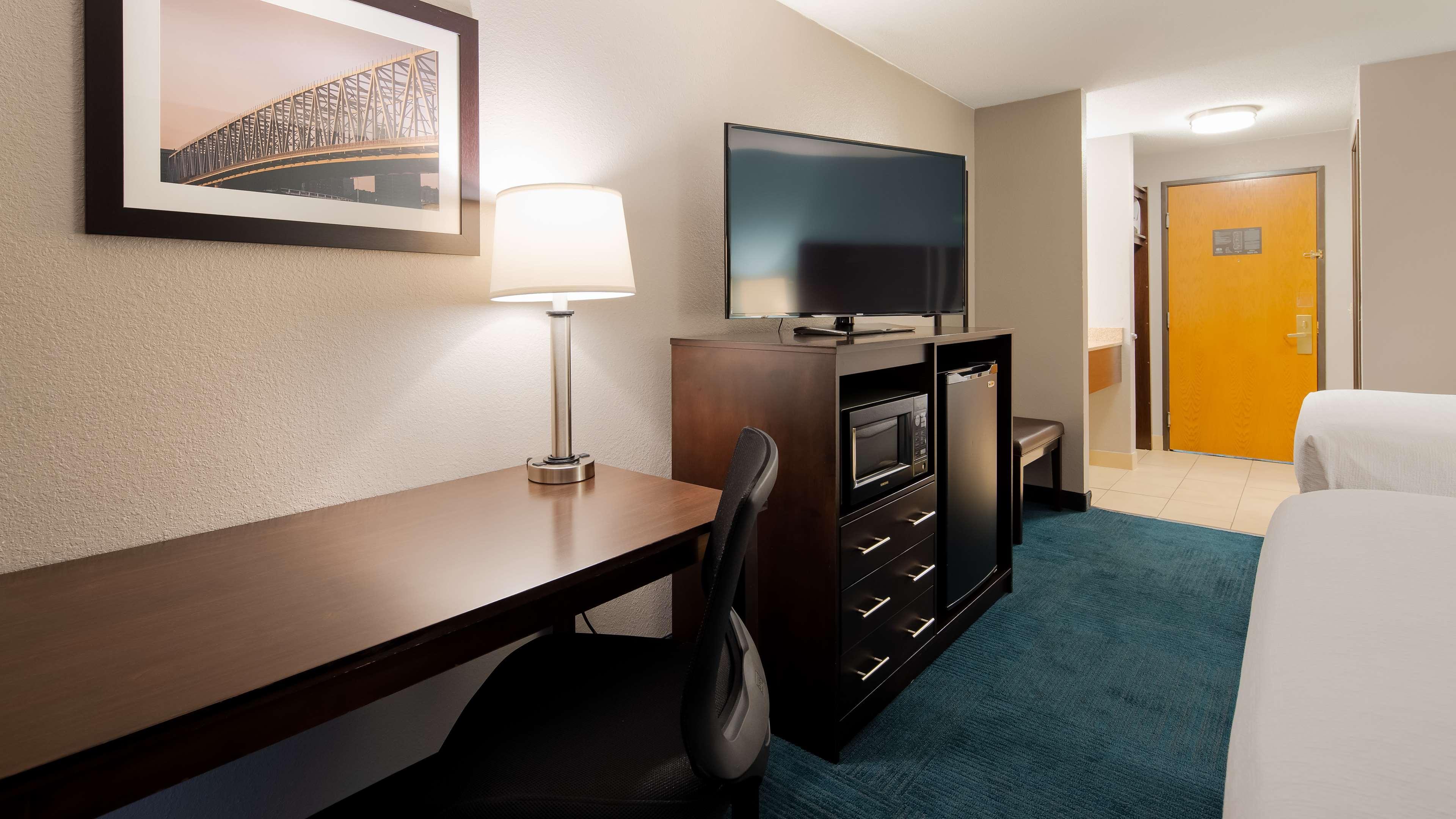 Best Western Hartford Hotel And Suites Bagian luar foto