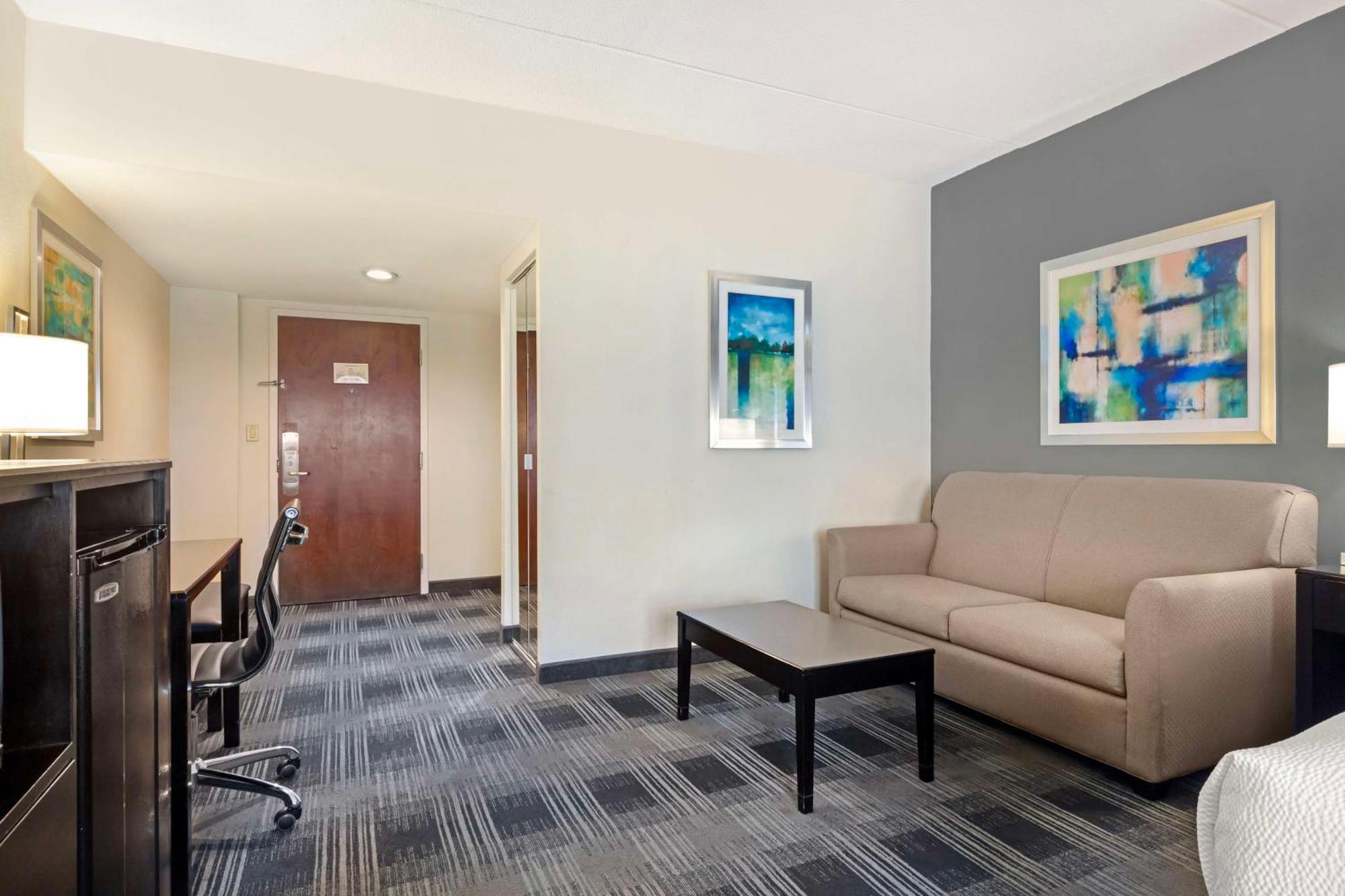 Best Western Hartford Hotel And Suites Bagian luar foto
