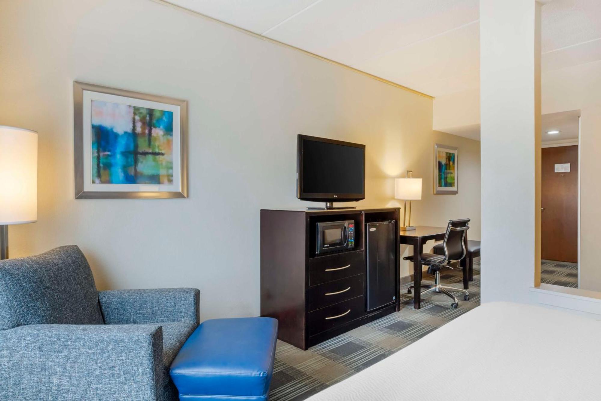 Best Western Hartford Hotel And Suites Bagian luar foto