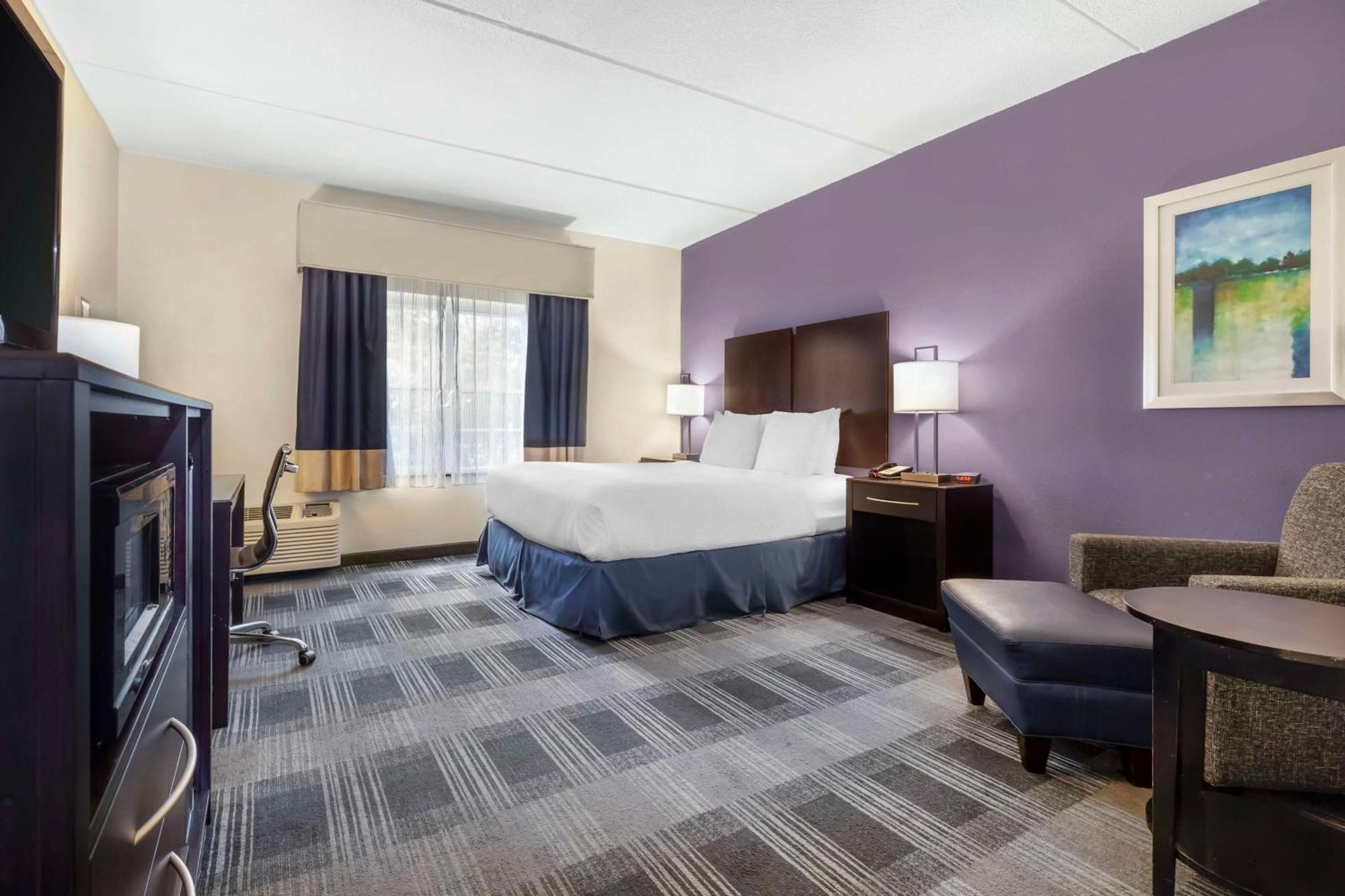 Best Western Hartford Hotel And Suites Bagian luar foto